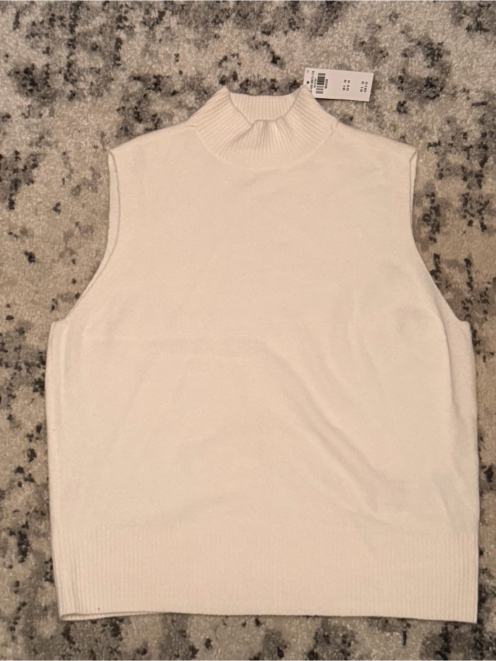 Abercrombie Cream Sleeveless Mock Neck Sweater Vest